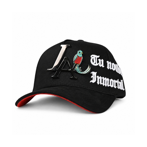 Gorra 90129730, vista tres cuartos, fondo blanco.
