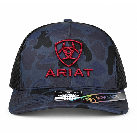 Gorra ARIAT camuflaje azul y bordado rojo, vista frontal