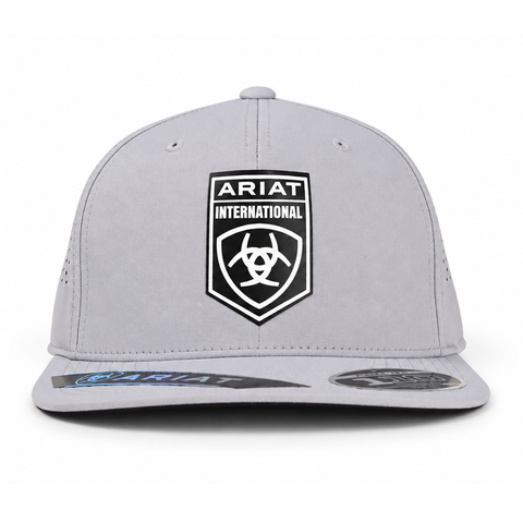 Gorra ARIAT gris claro perforada con visera plana, vista frontal