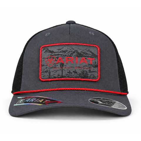 Gorra ARIAT gris y negro con detalles rojos, vista frontal