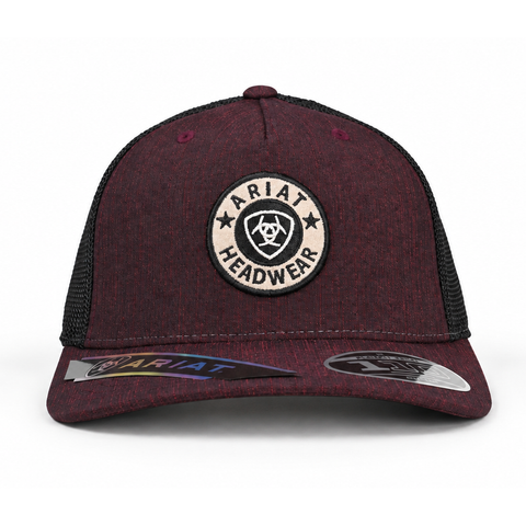 Gorra ARIAT vino con malla negra y parche circular, vista frontal