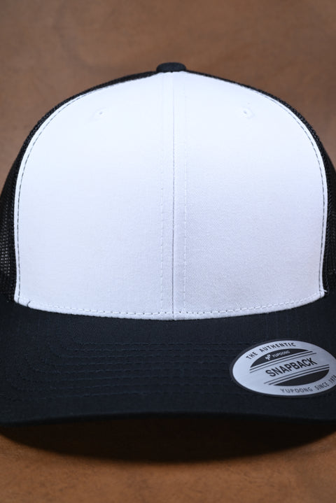 YUPOONG CLASSIC NEGRO/BLANCO