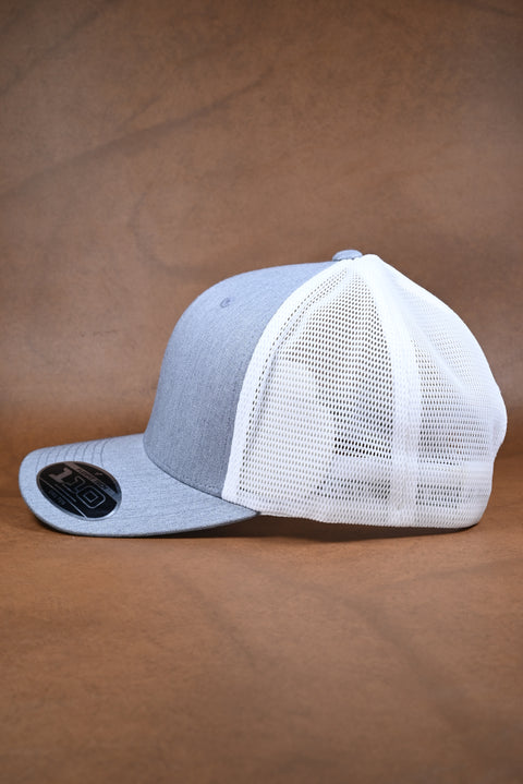 FLEXFIT 110 AJUSTABLE GRIS PLATA/BLANCO