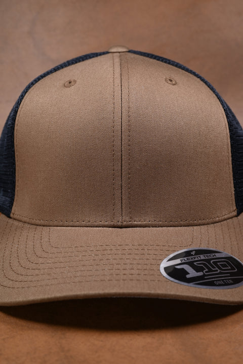 FLEXFIT 110 AJUSTABLE CAFES/NEGRO