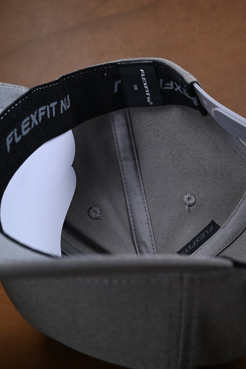 FLEXFIT NU AJUSTABLE GRIS