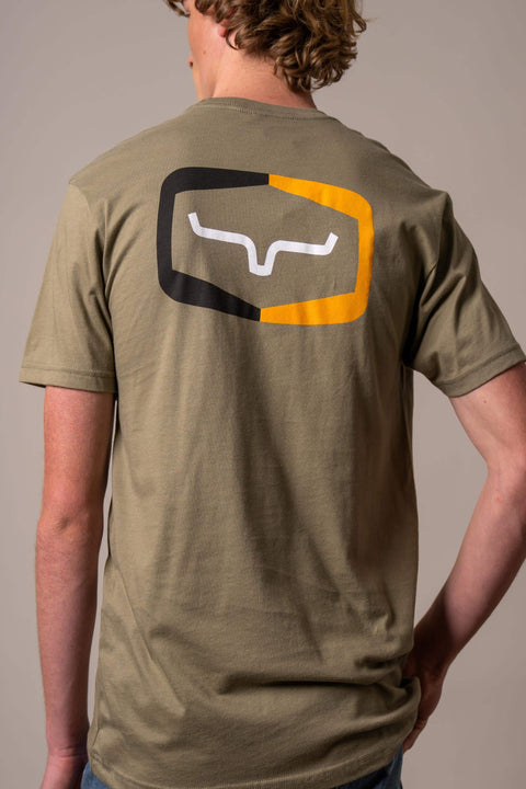 PLAYERA KIMES RANCH FRAMEWORK - OLIVA CLARO