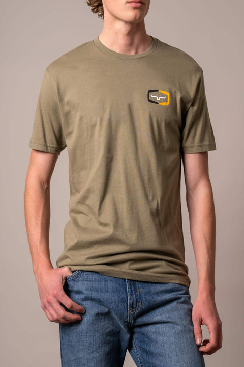 PLAYERA KIMES RANCH FRAMEWORK - OLIVA CLARO