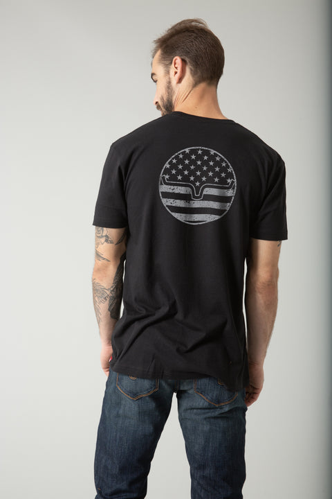 PLAYERA KIMES RANCH AMERICAN BULLSEYE - NEGRO