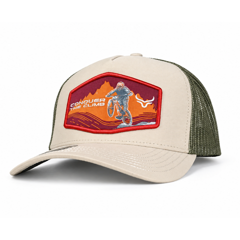 Gorra Conquer the Climb - vista tres cuartos