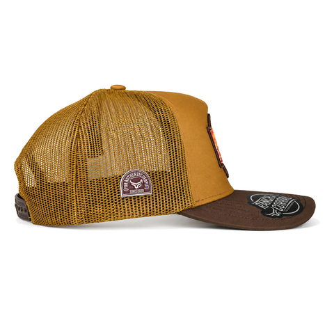 Gorra Ranch & Corral Barrel Racing mostaza, vista lateral derecho. SKU 7506552411668.