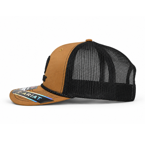 Gorra ARIAT camel con malla y cordón negros, vista lateral-derecho