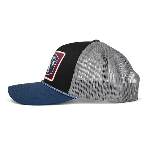 Gorra Ranch & Corral Toro negro con visera azul y malla gris, vista lateral izquierdo. SKU 7506136301828.
