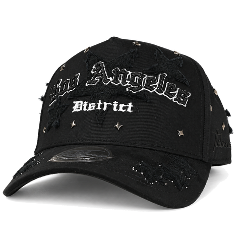 Gorra Italiense negra Los Angeles District — vista tres cuartos sobre fondo blanco