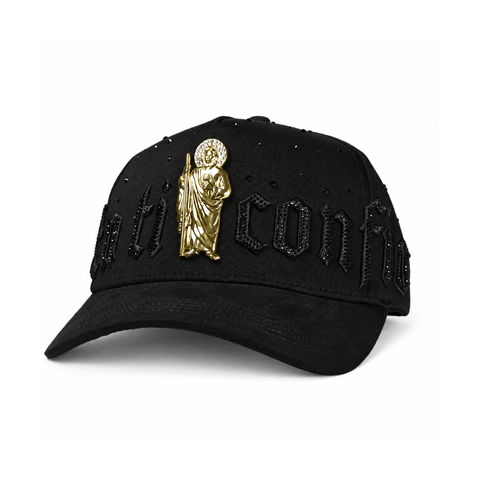 Gorra 44559938, vista tres cuartos, fondo blanco.