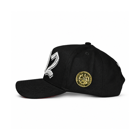 Gorra 85607746, vista lateral izquierdo, fondo blanco.