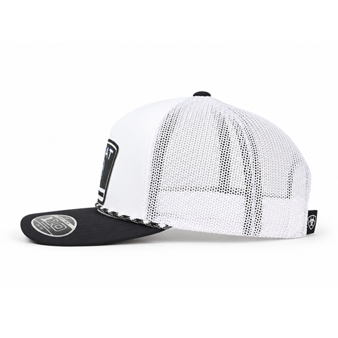 Gorra ARIAT blanca con visera negra, vista lateral-derecho