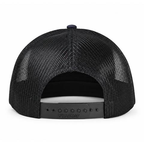 Gorra ARIAT camuflaje azul y bordado rojo, vista trasera