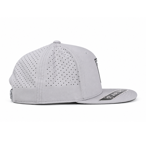 Gorra ARIAT gris claro perforada con visera plana, vista lateral-izquierdo