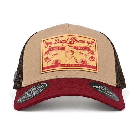 Gorra Ranch & Corral David Alonso beige con visera guinda y malla café, vista frontal. SKU 7506136302924.