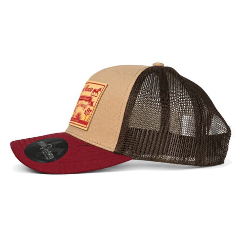 Gorra Ranch & Corral David Alonso beige con visera guinda y malla café, vista lateral izquierdo. SKU 7506136302924.
