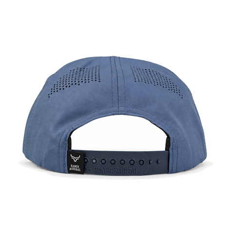 Gorra Ranch & Corral Homestead azul con parche naranja, vista trasera. SKU 7506136302511.