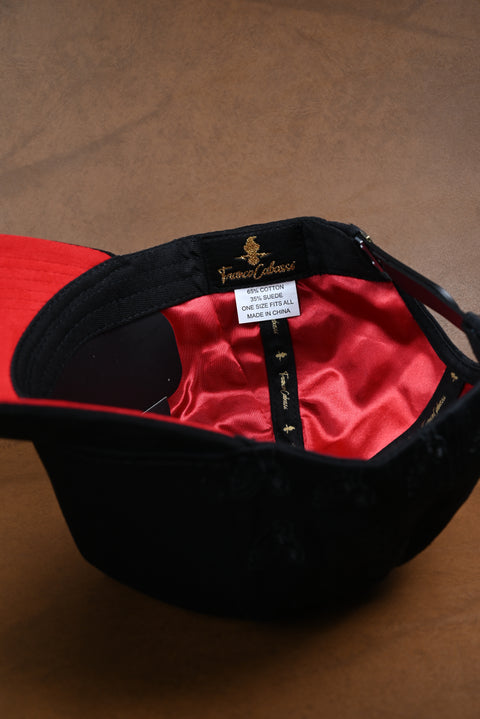 FRANCO CABASSI NEGRA GALLOS BORDADOS UNDER VISOR ROJO