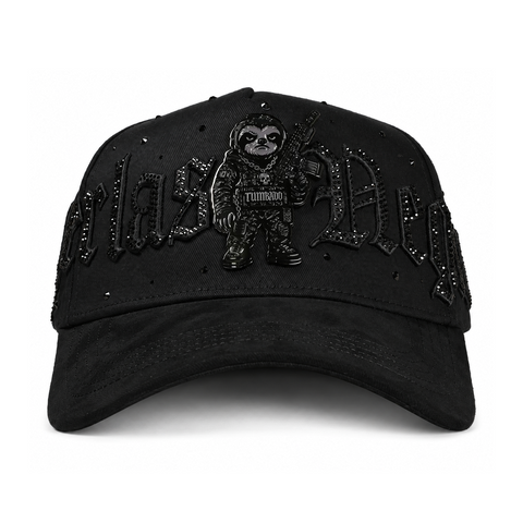 MONEY MAKERS PERLAS NEGRAS, gorra negra, vista frontal, sobre fondo blanco.