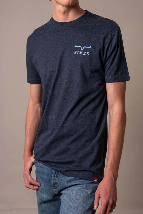 PLAYERA KIMES RANCH HEAVY TEXT - AZUL MEDIANOCHE