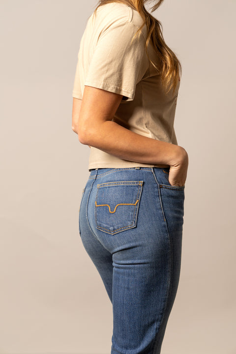 PLAYERA KIMES RANCH ABIQUIU - TAN
