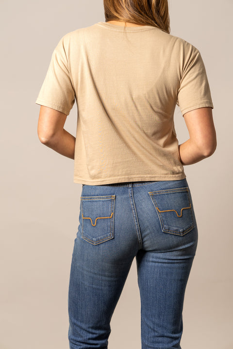 PLAYERA KIMES RANCH ABIQUIU - TAN