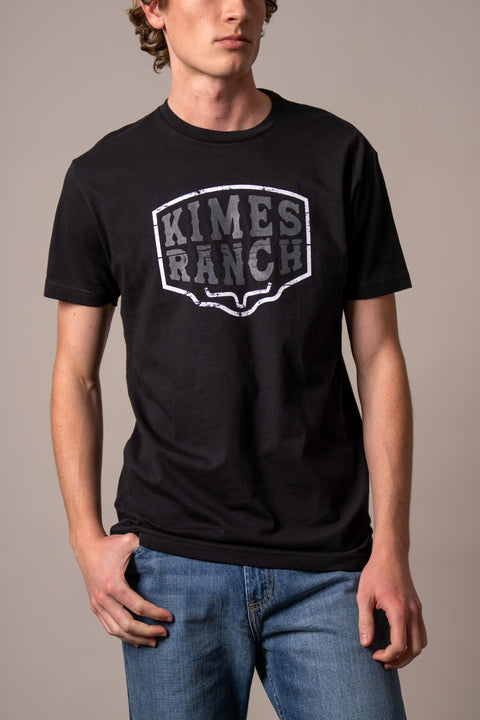 PLAYERA KIMES RANCH WOOD BLOCK - NEGRO