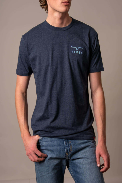 PLAYERA KIMES RANCH HEAVY TEXT - AZUL MEDIANOCHE