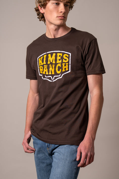 PLAYERA KIMES RANCH WOOD BLOCK - CHOCOLATE OSCURO